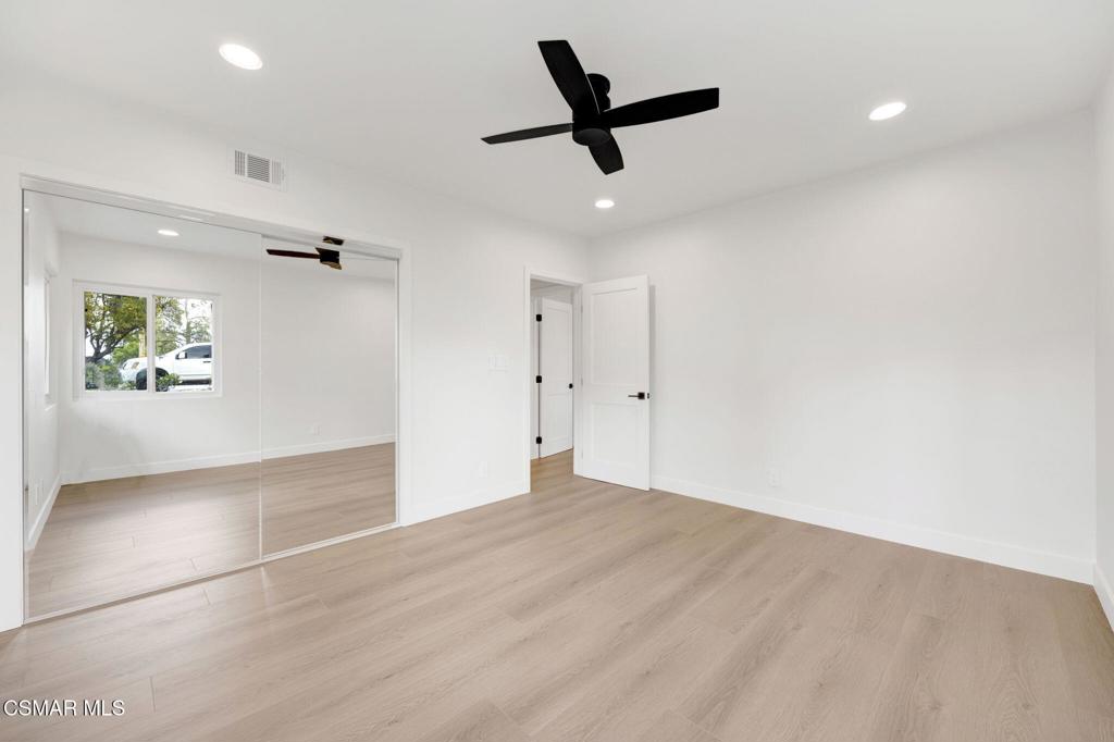 1154 La Jolla Drive Property Photo 33