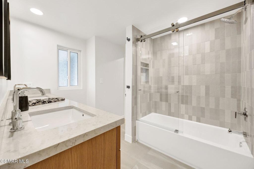 1154 La Jolla Drive Property Photo 34