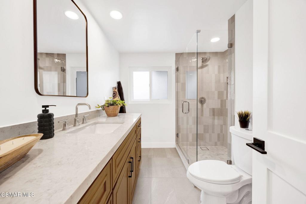 1154 La Jolla Drive Property Photo 44
