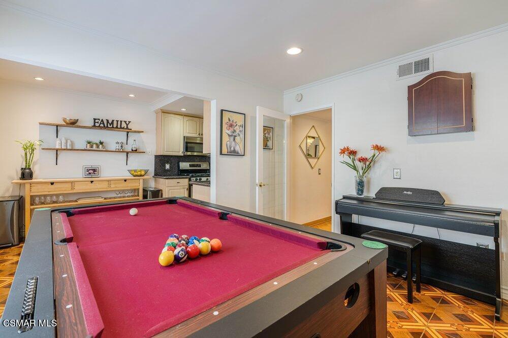 18102 Burbank Boulevard 29 Property Photo 16