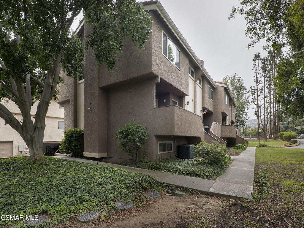 2162 Euclid Avenue Property Photo 26