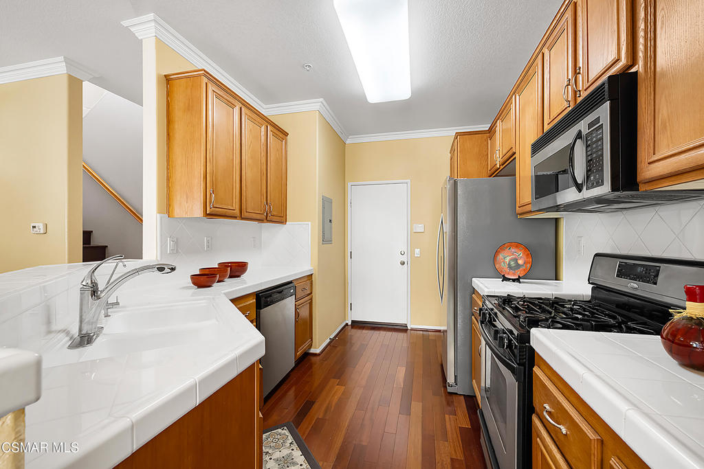 1325 Ashton Park Lane Property Photo 9
