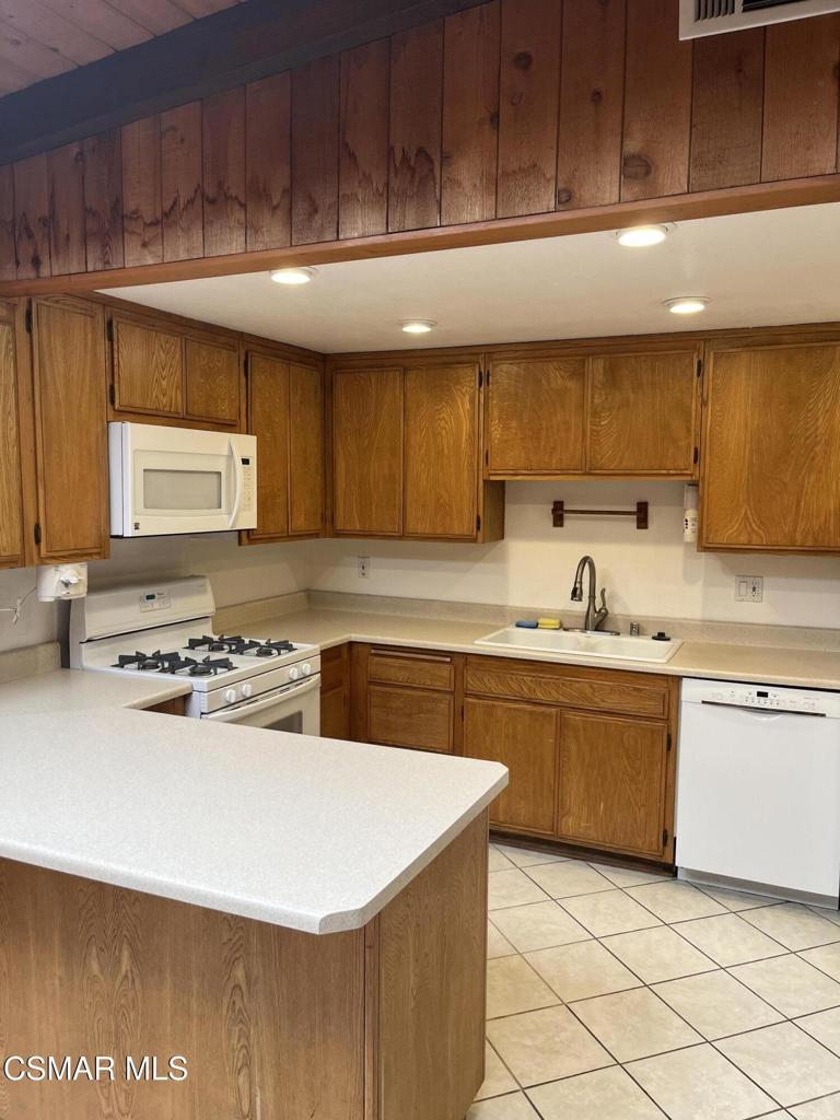 636 Malaga Court Property Photo 9