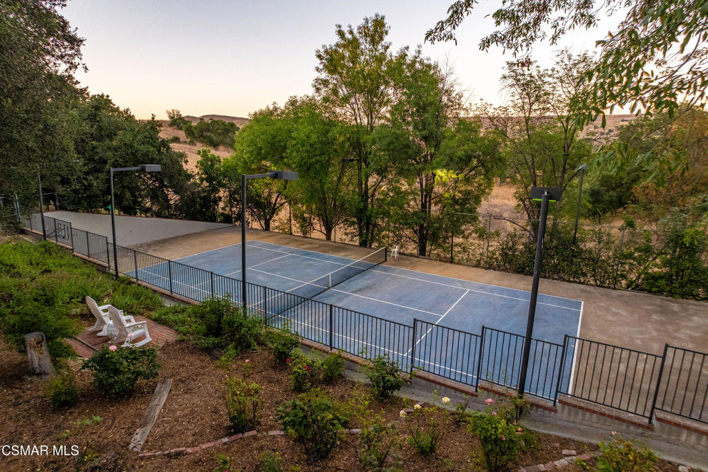 5676 Colodny Drive Property Photo 8
