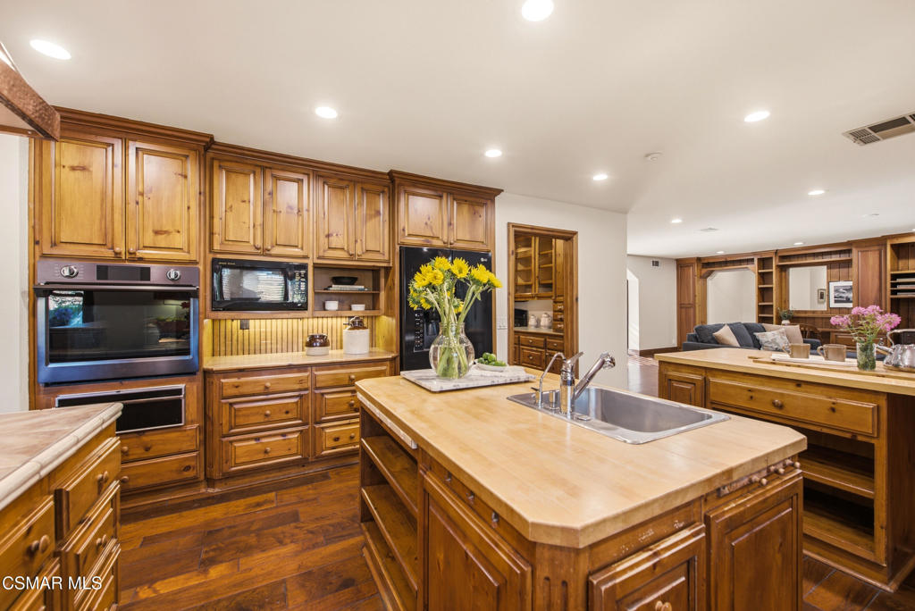 5676 Colodny Drive Property Photo 39