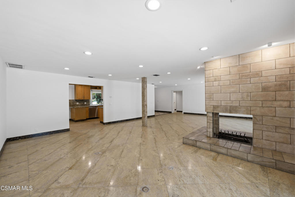 5919 Rolling Road Property Photo 8