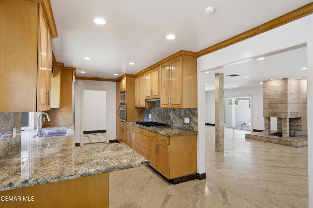5919 Rolling Road Property Photo 10
