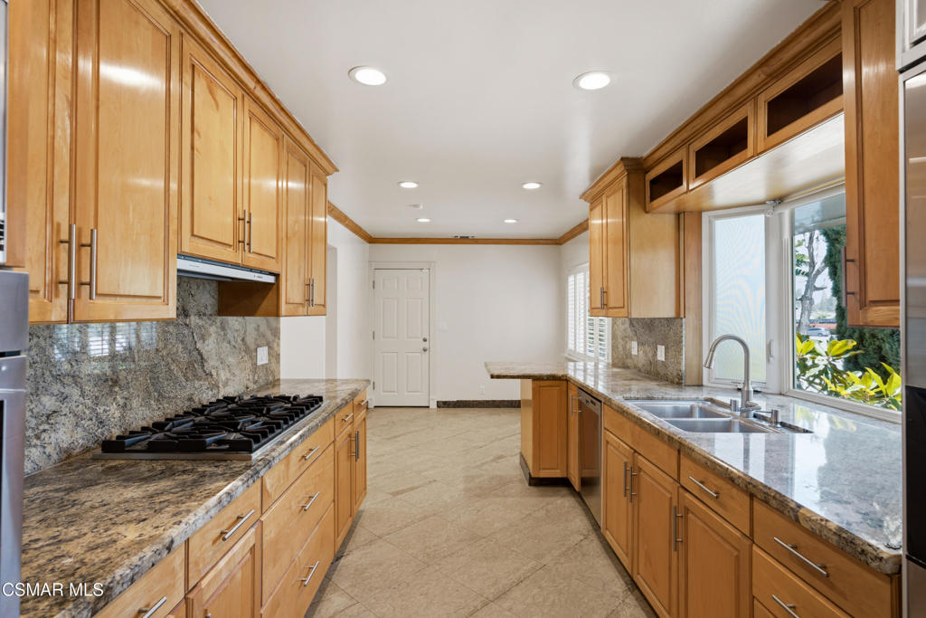 5919 Rolling Road Property Photo 12