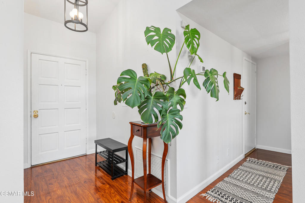 881 Warwick Avenue Property Photo 3