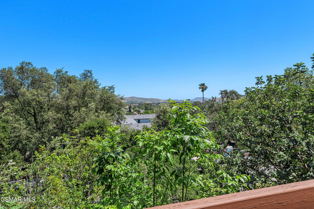 881 Warwick Avenue Property Photo 15