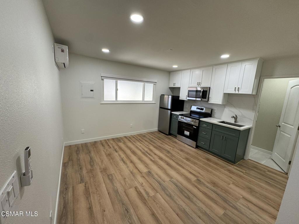 1281 Hartley Avenue B Property Photo 2