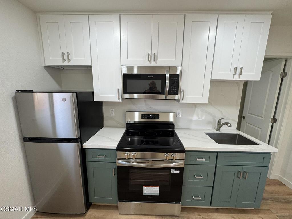 1281 Hartley Avenue B Property Photo 3