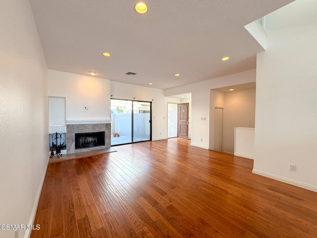 18242 Burbank Boulevard 8 Property Photo 4