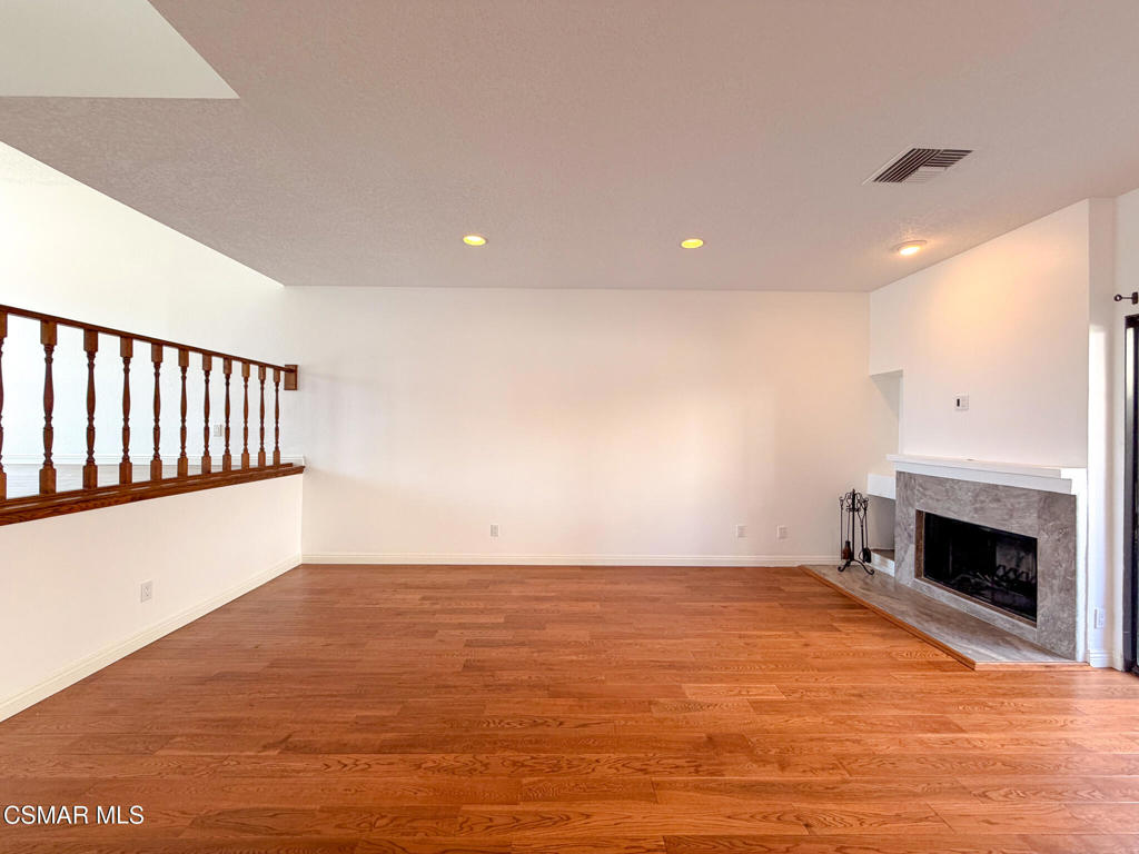 18242 Burbank Boulevard 8 Property Photo 5