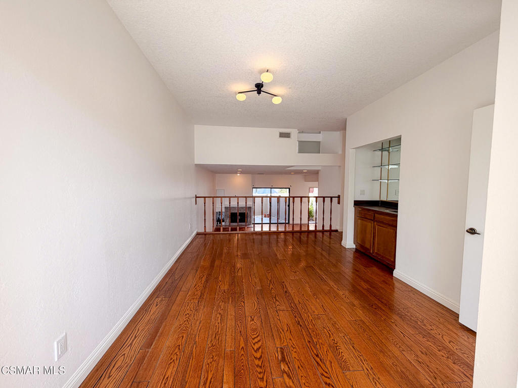 18242 Burbank Boulevard 8 Property Photo 7