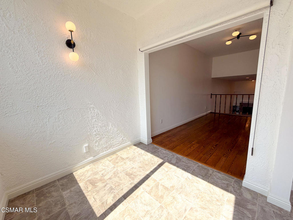18242 Burbank Boulevard 8 Property Photo 10