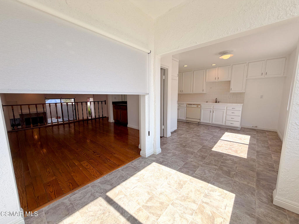 18242 Burbank Boulevard 8 Property Photo 11