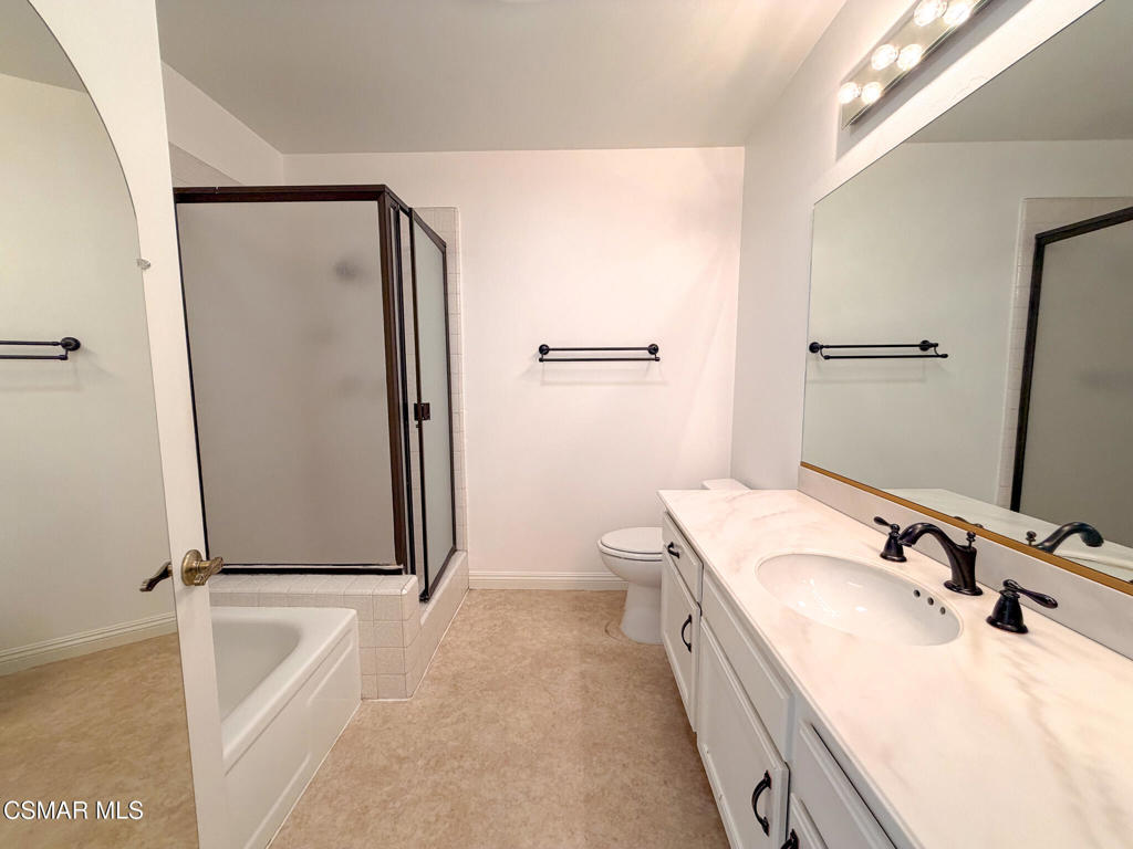 18242 Burbank Boulevard 8 Property Photo 22