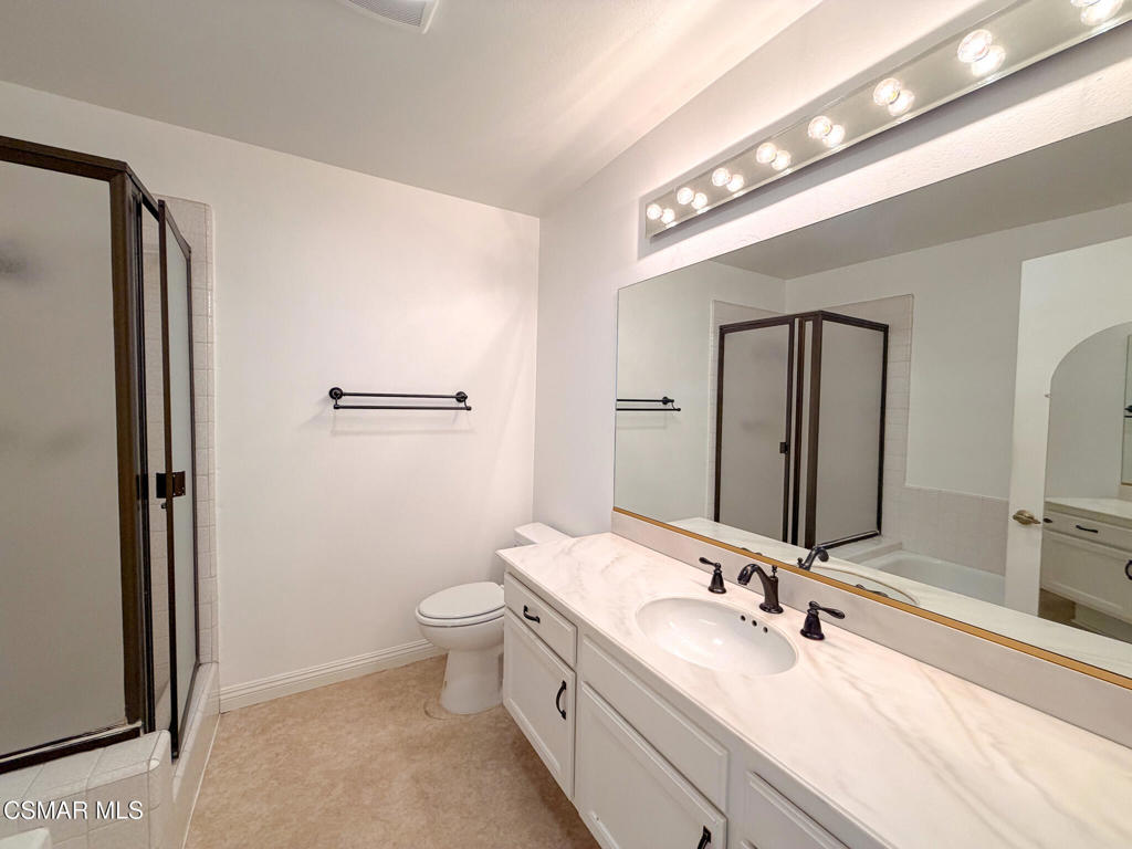 18242 Burbank Boulevard 8 Property Photo 23