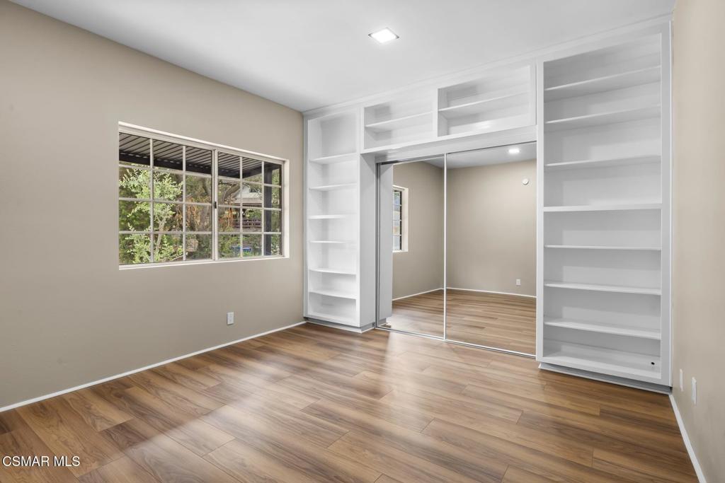 1165 Mcknight Road Property Photo 17