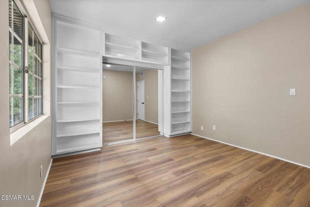 1165 Mcknight Road Property Photo 18