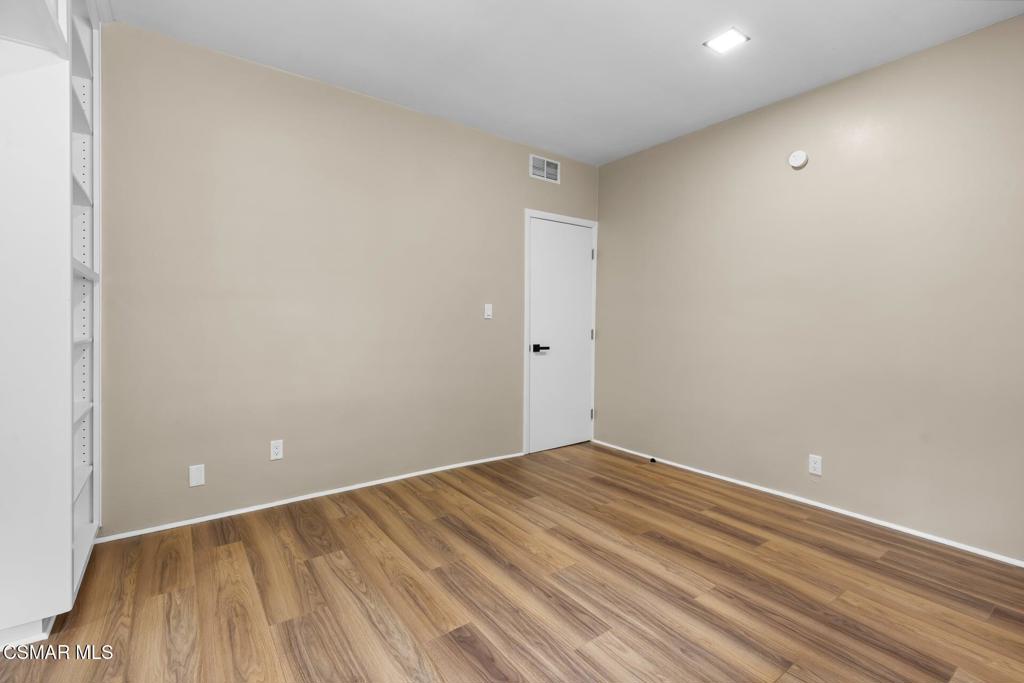 1165 Mcknight Road Property Photo 19