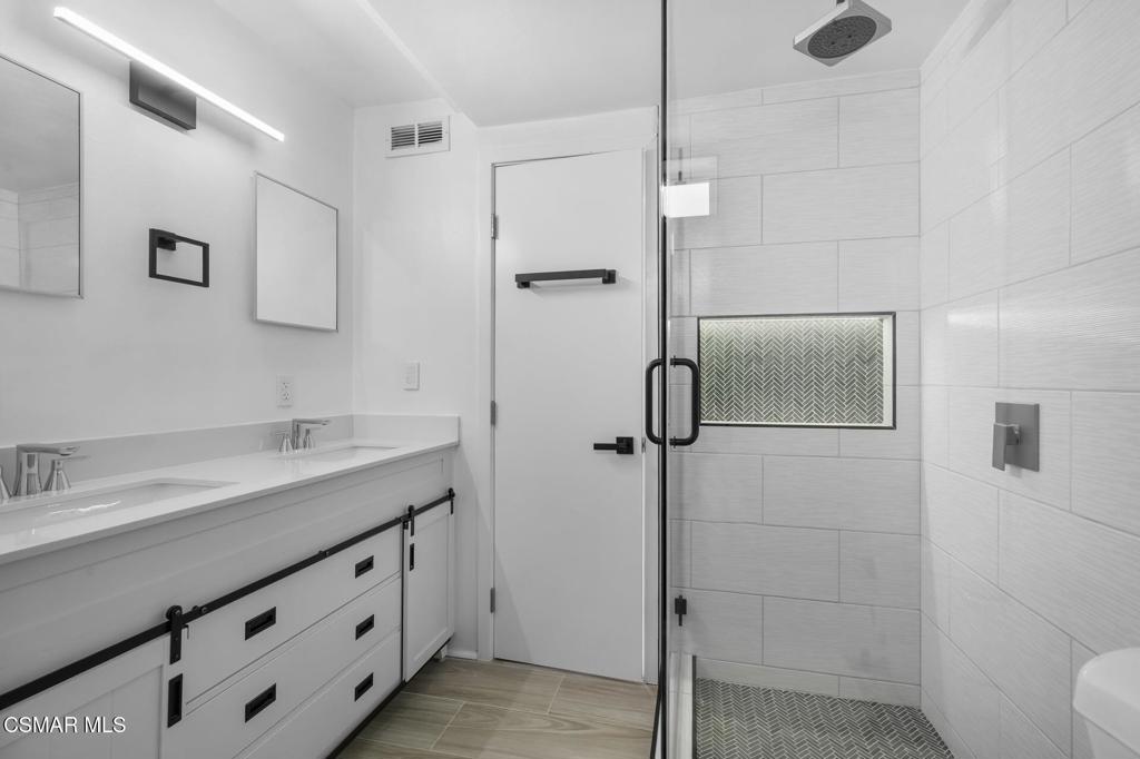 1165 Mcknight Road Property Photo 28