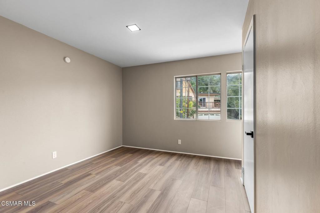 1165 Mcknight Road Property Photo 32