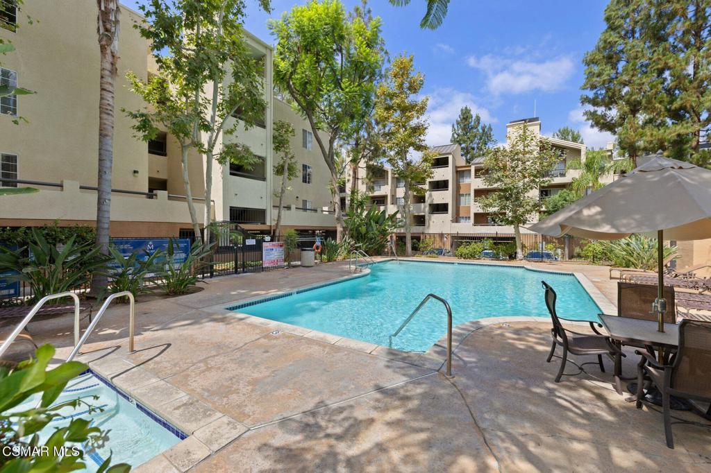 21400 Burbank Boulevard 306 Property Photo 15