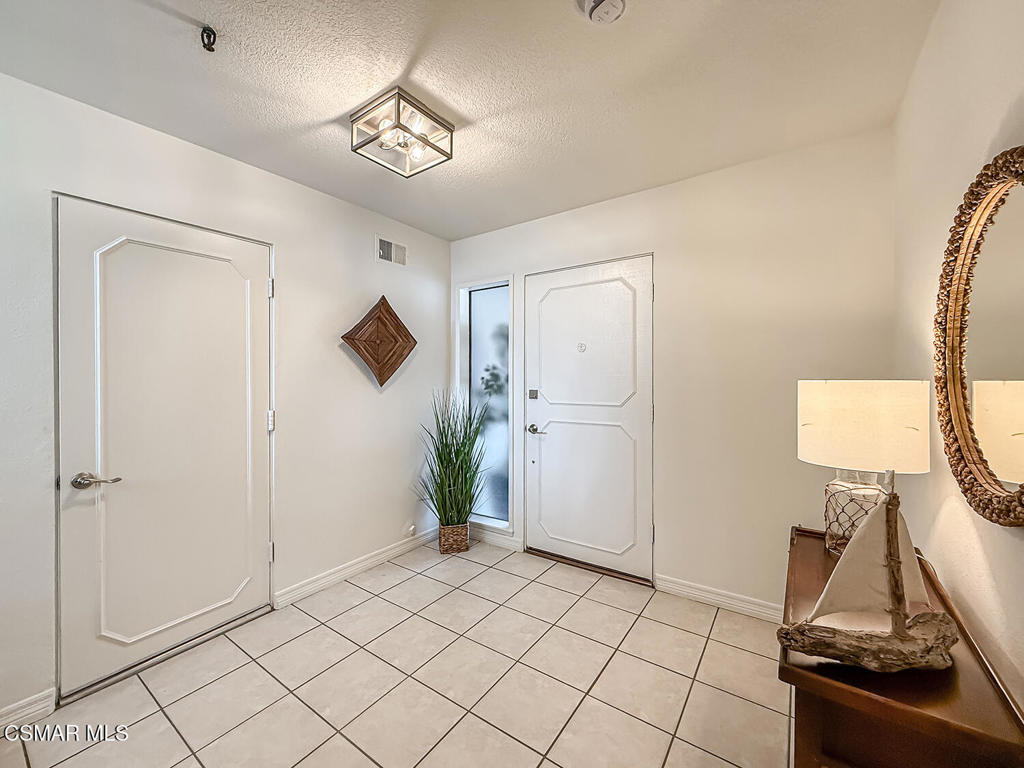 1152 S Westlake Boulevard A Property Photo 5