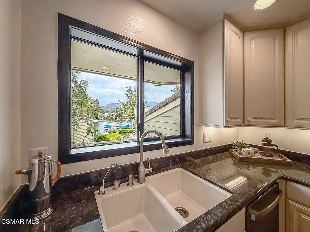 1152 S Westlake Boulevard A Property Photo 14