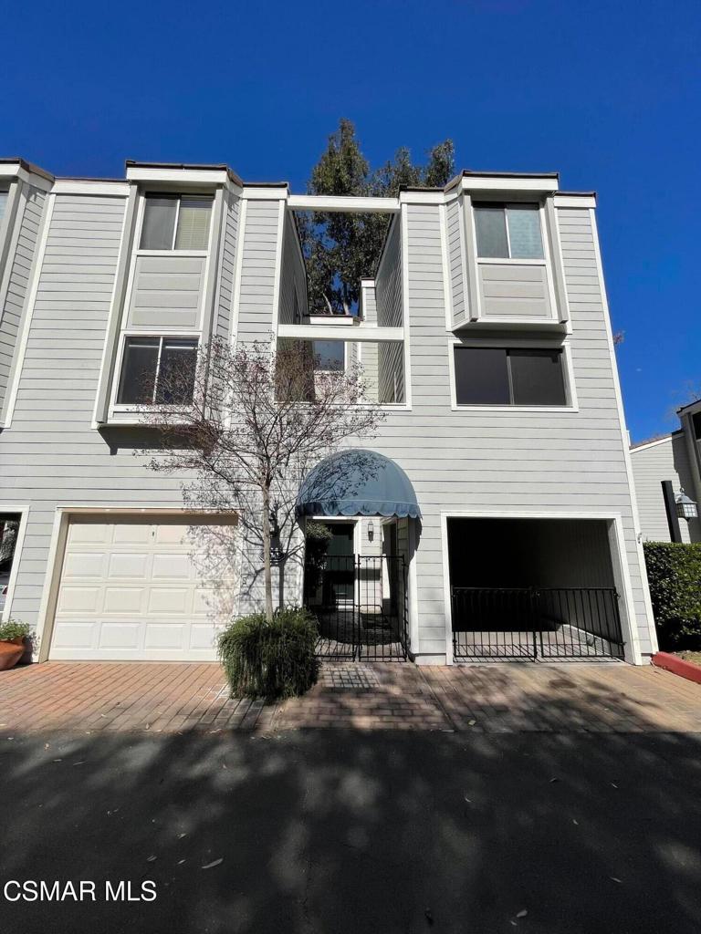 1174 Westlake Boulevard E Property Photo 2