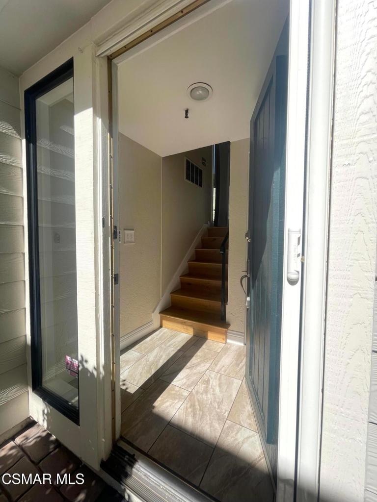 1174 Westlake Boulevard E Property Photo 3