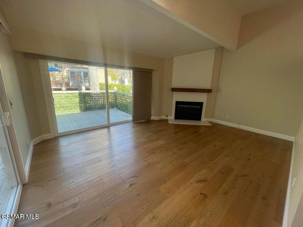 1174 Westlake Boulevard E Property Photo 6