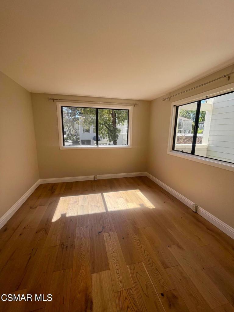 1174 Westlake Boulevard E Property Photo 8