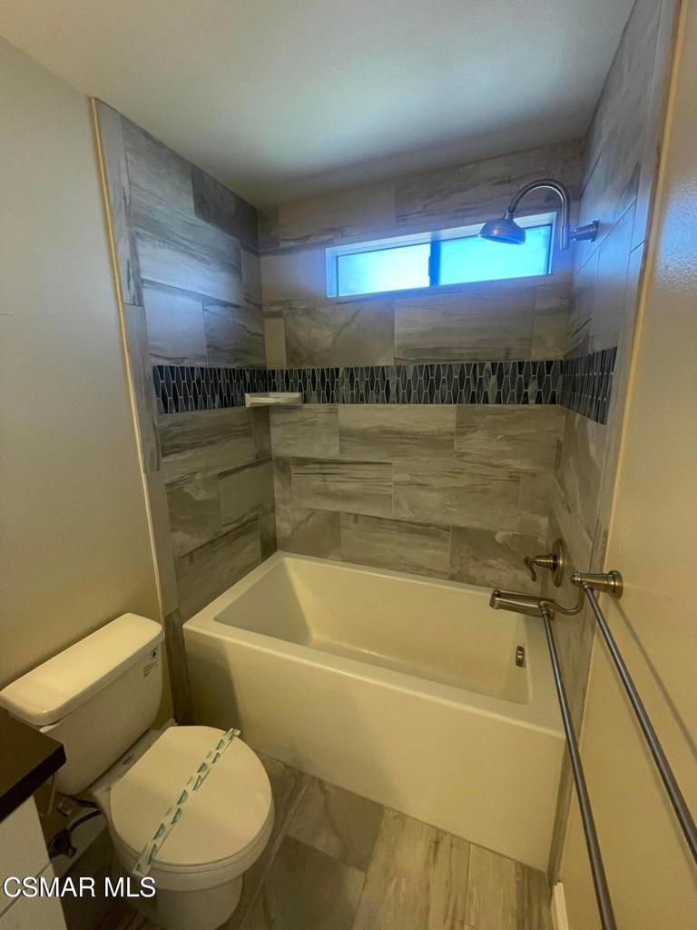 1174 Westlake Boulevard E Property Photo 11
