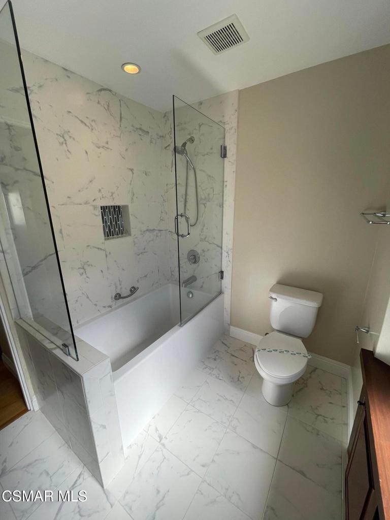1174 Westlake Boulevard E Property Photo 15