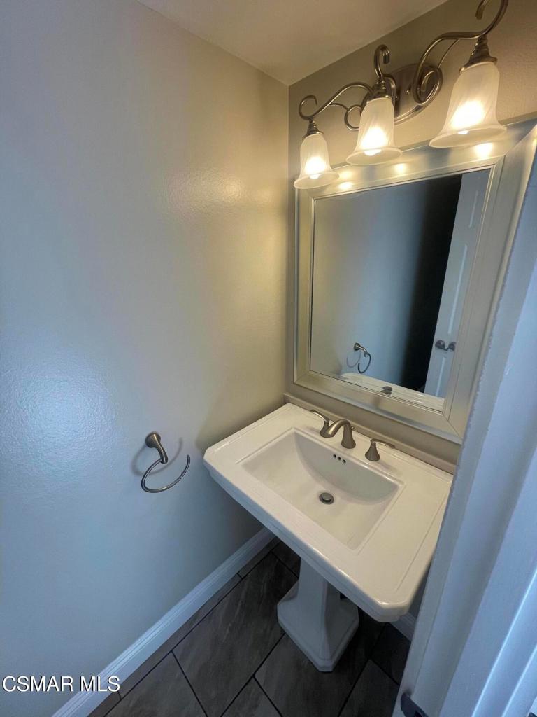 1174 Westlake Boulevard E Property Photo 19