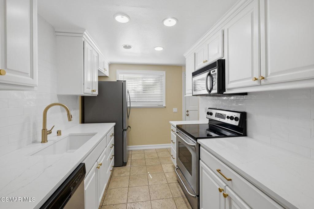 6482 Cavalleri Road Property Photo 10