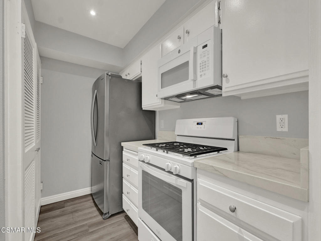 4230 Whitsett Avenue 9 Property Photo 15