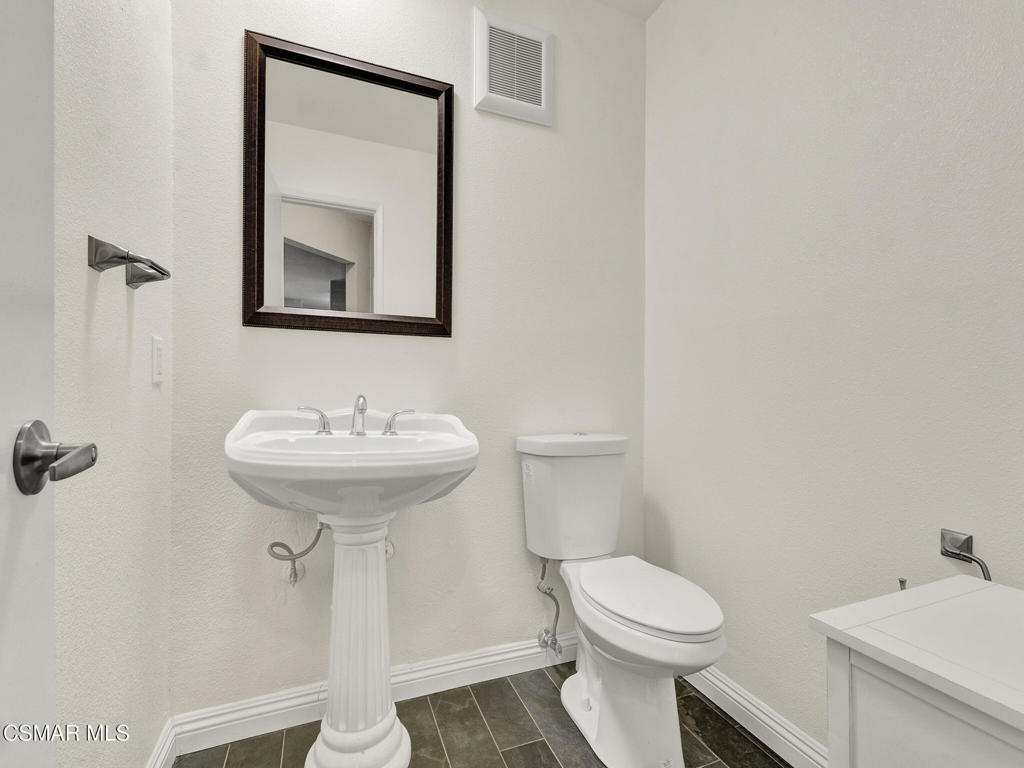 4230 Whitsett Avenue 9 Property Photo 17
