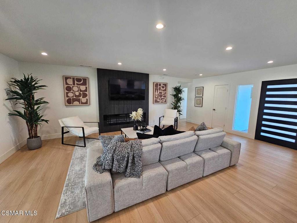 2651 Sirius Street Property Photo 5