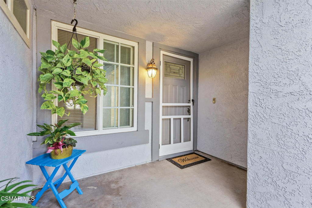 5358 Willow View Drive Property Photo 3