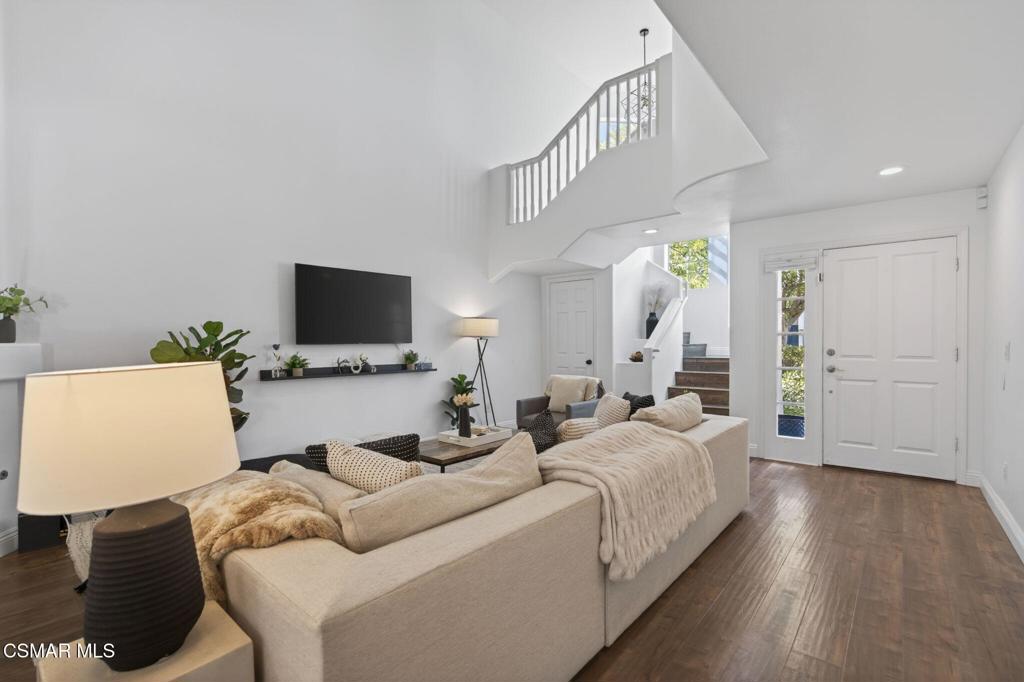1120 Pan Court Property Photo 4