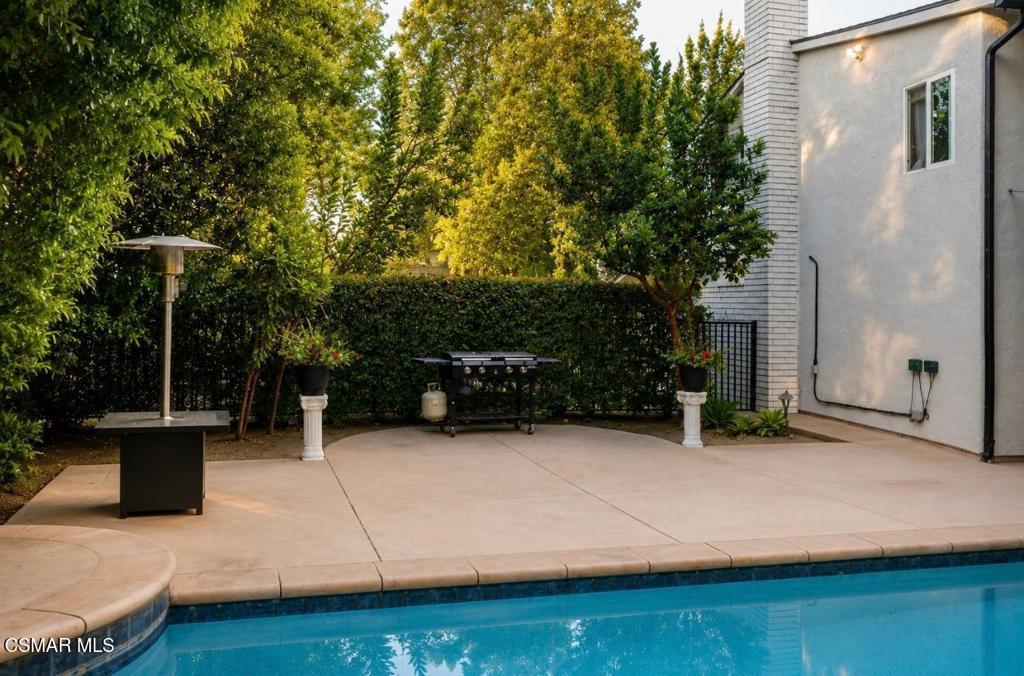 9725 Babbitt Avenue Property Photo 9