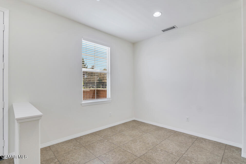 1618 Heywood Street E Property Photo 10