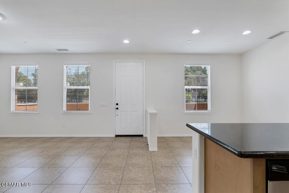1618 Heywood Street E Property Photo 11