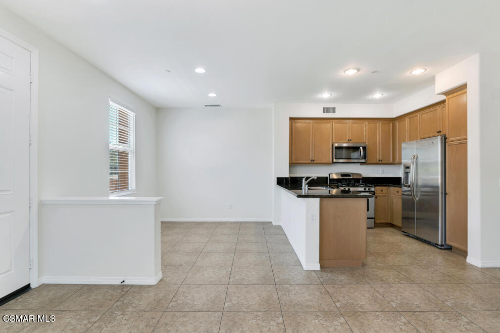 1618 Heywood Street E Property Photo 14