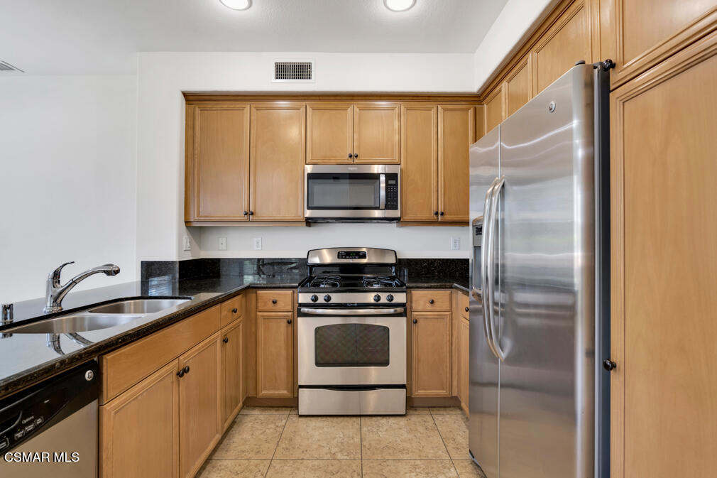 1618 Heywood Street E Property Photo 15