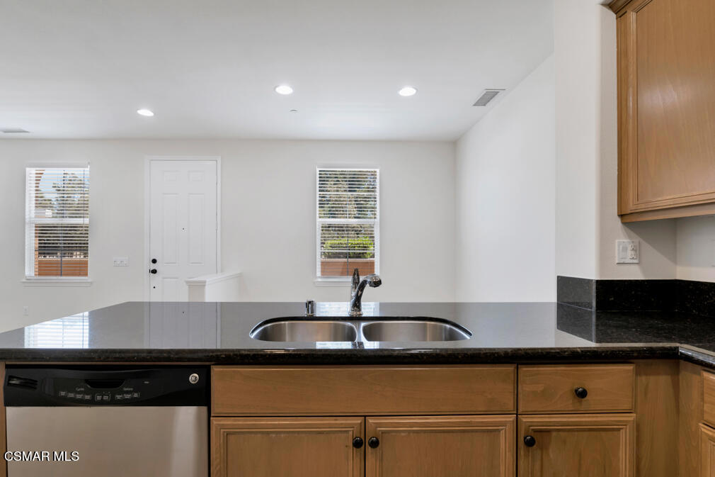 1618 Heywood Street E Property Photo 16